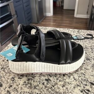 Reef Vista Higher Raya Women’s Platform Sandals Black White Size 6 NWT CJ6489